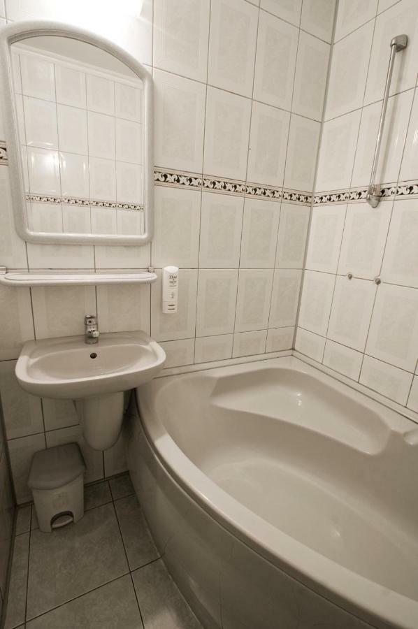 Aparthotel Bialy Orzel Przemyśl Exterior foto